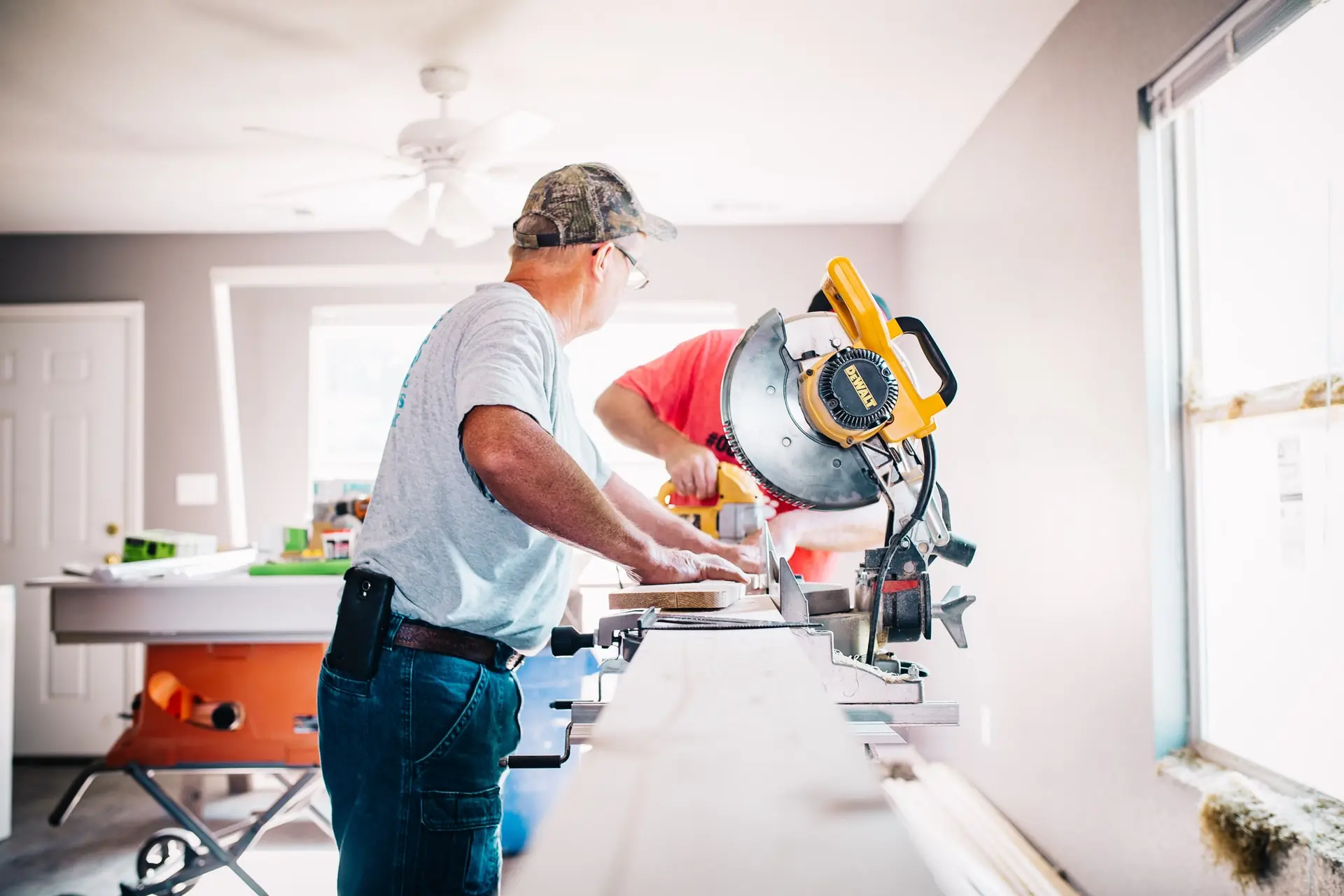 Handwerker bei Innenarbeiten